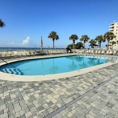 Tradewinds 208