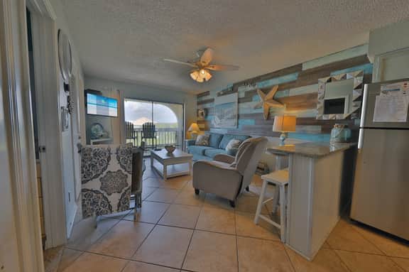 Lagoon View Hideaway - Image 2